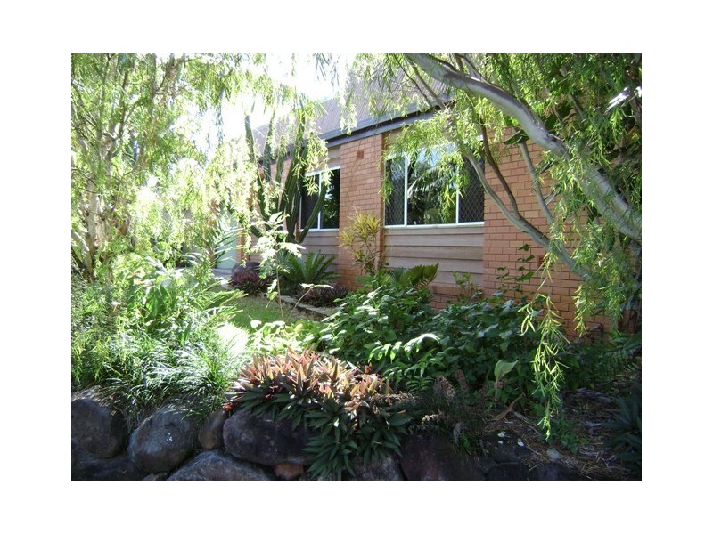 26 Maple Street, Holloways Beach QLD 4878