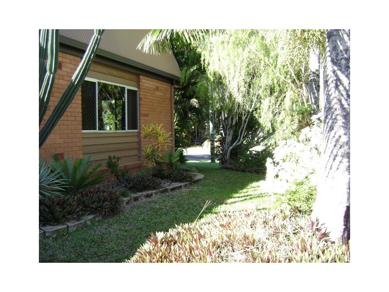 26 Maple Street, Holloways Beach QLD 4878