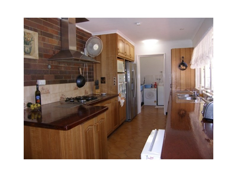 10 Hickory Street, Holloways Beach QLD 4878