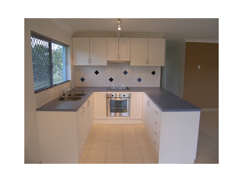 9 Mahogany Street, Holloways Beach QLD 4878