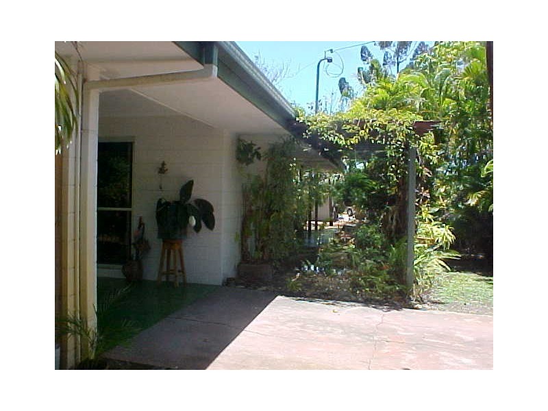 52 Oleander Street, Holloways Beach QLD 4878