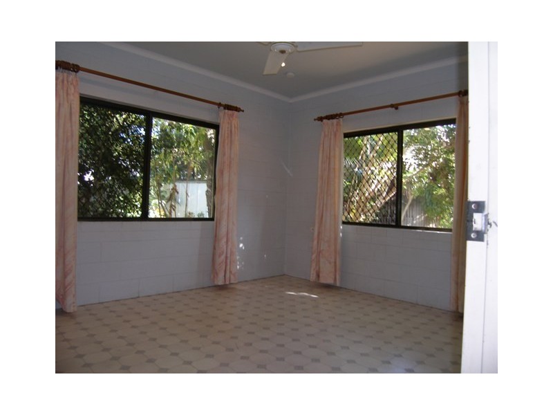 1 Wallum Close, Holloways Beach QLD 4878