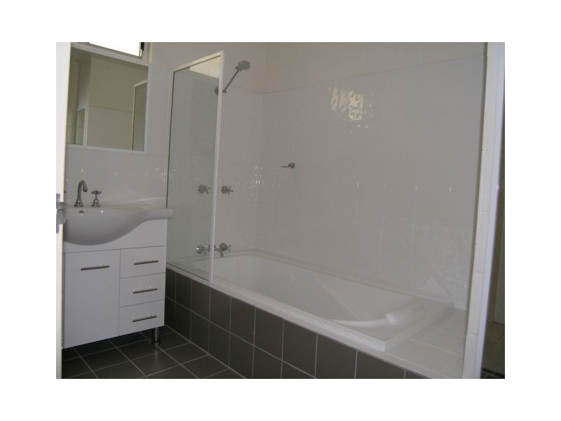 2 Mahogany Street, Holloways Beach QLD 4878