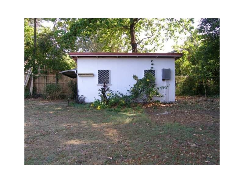 21 Oak Street, Holloways Beach QLD 4878