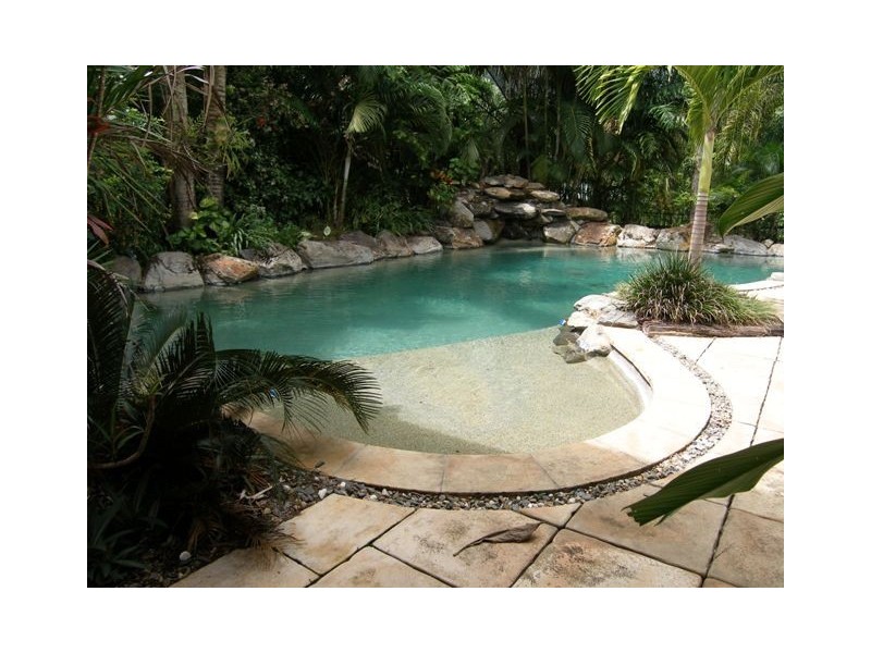 5-7 Runnymede Road, Redlynch QLD 4870