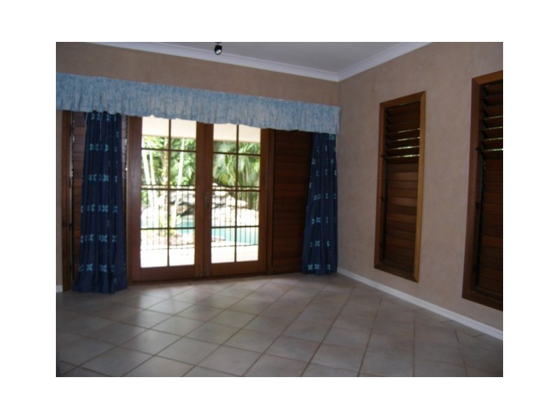 5-7 Runnymede Road, Redlynch QLD 4870