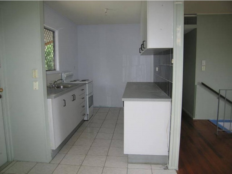 2 Ellen Street, Kingston QLD 4114