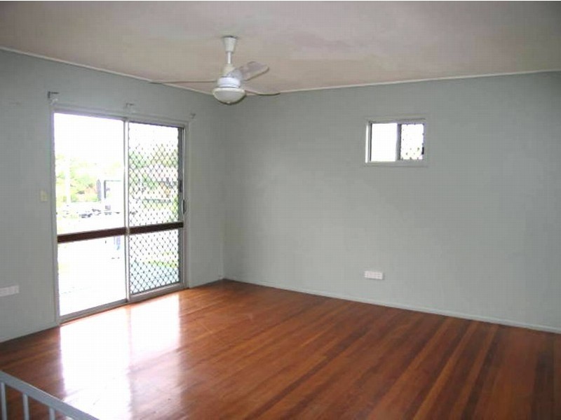 2 Ellen Street, Kingston QLD 4114