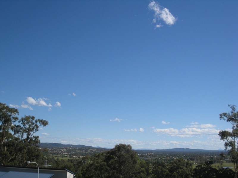 15 Ridge Rd, Tanah Merah QLD 4128