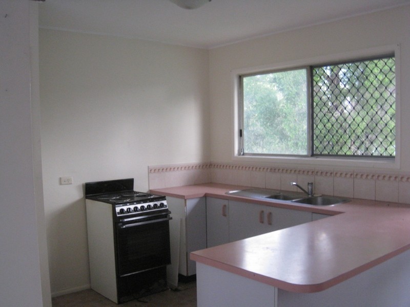 16 Ellen St, Kingston QLD 4114