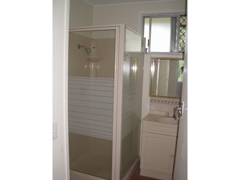 16 Ellen St, Kingston QLD 4114