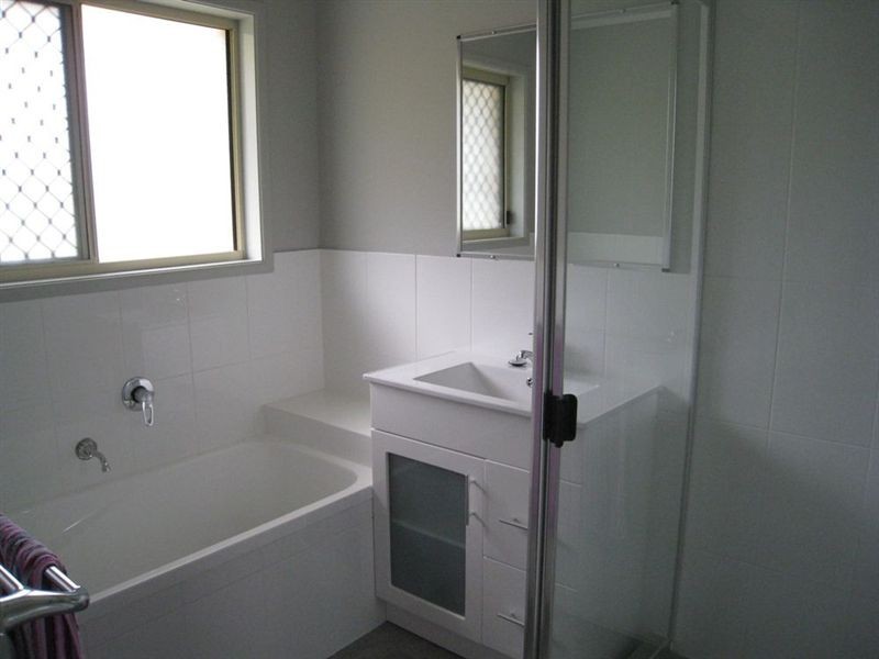 104 Barossa St, Kingston QLD 4114