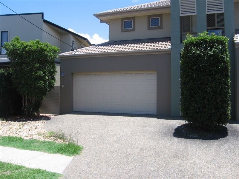 2/52 Bayview St, Runaway Bay QLD 4216