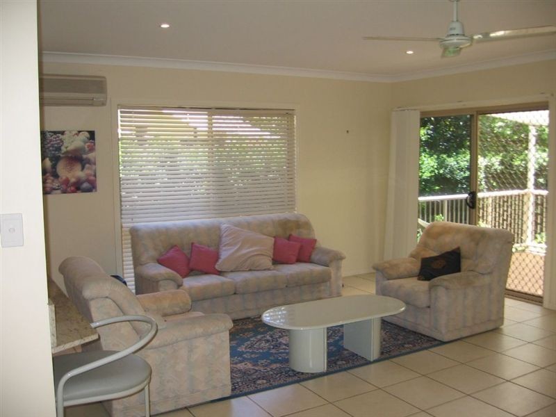 2/52 Baysview Road, Runaway Bay QLD 4216