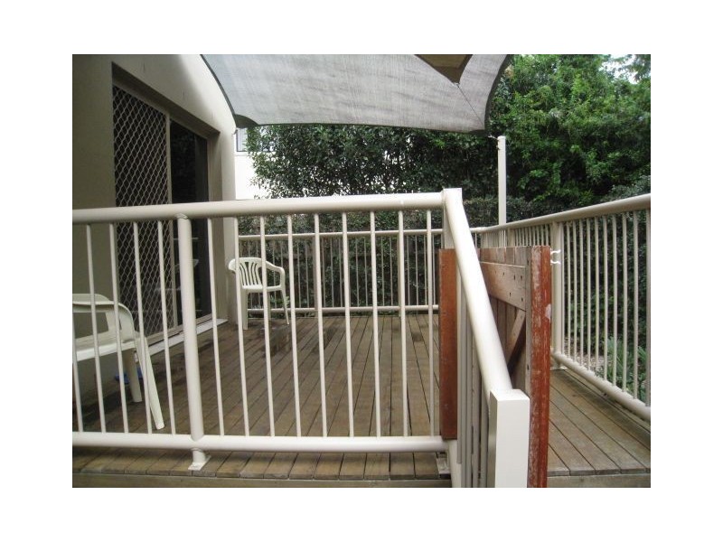 2/52 Baysview Road, Runaway Bay QLD 4216