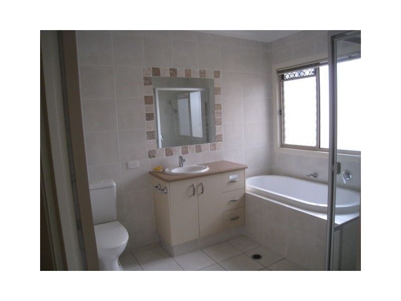 2/52 Baysview Road, Runaway Bay QLD 4216