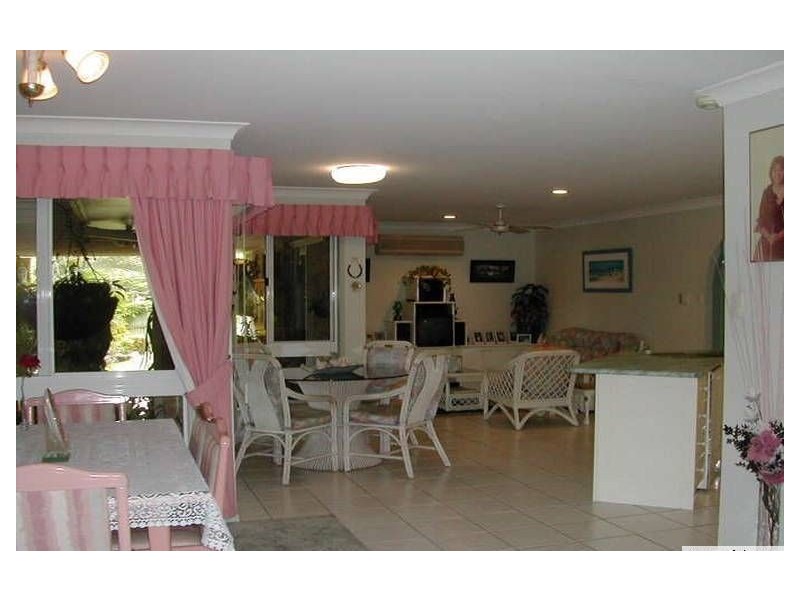4 Lenna Crt, Mount Warren Park QLD 4207