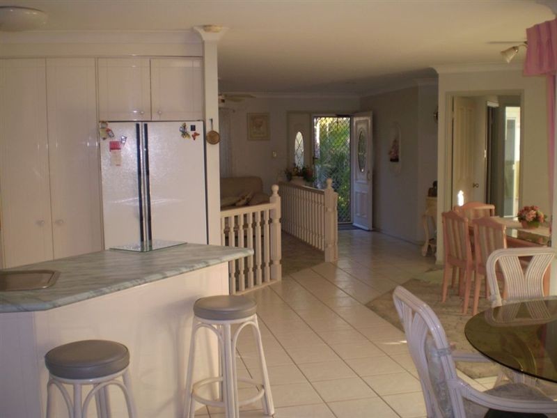 4 Lenna Crt, Mount Warren Park QLD 4207