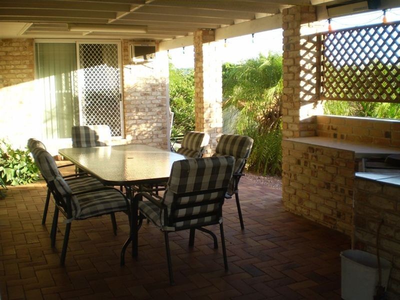 4 Lenna Crt, Mount Warren Park QLD 4207