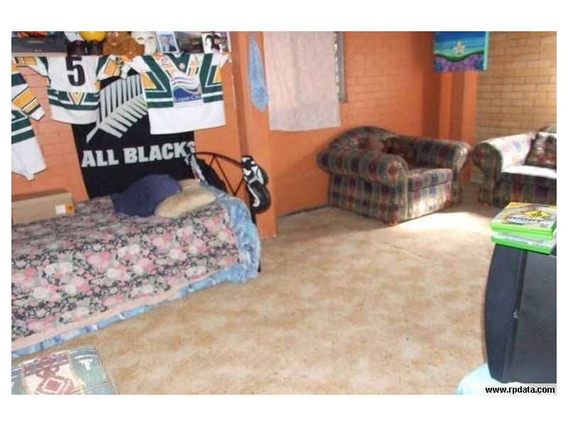 15 Dale St, Kingston QLD 4114