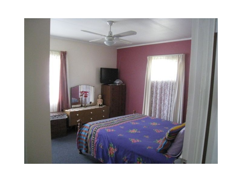 37 Baringa Avenue, Logan Central QLD 4114