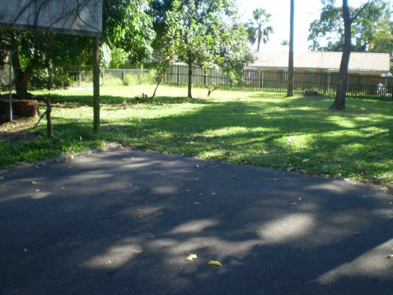 42 Paradise Road, Slacks Creek QLD 4127