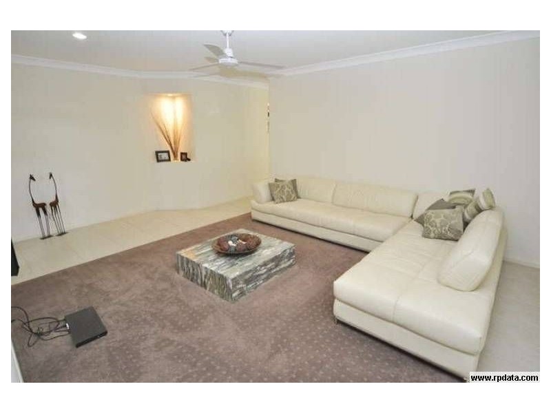 3 Sangster Cr, Pacific Pines QLD 4211