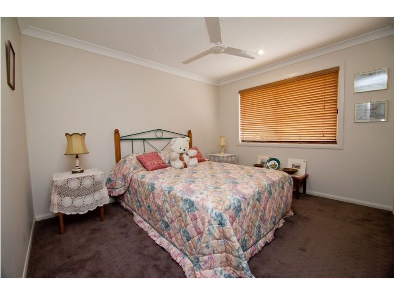 3 Sangster Cr, Pacific Pines QLD 4211