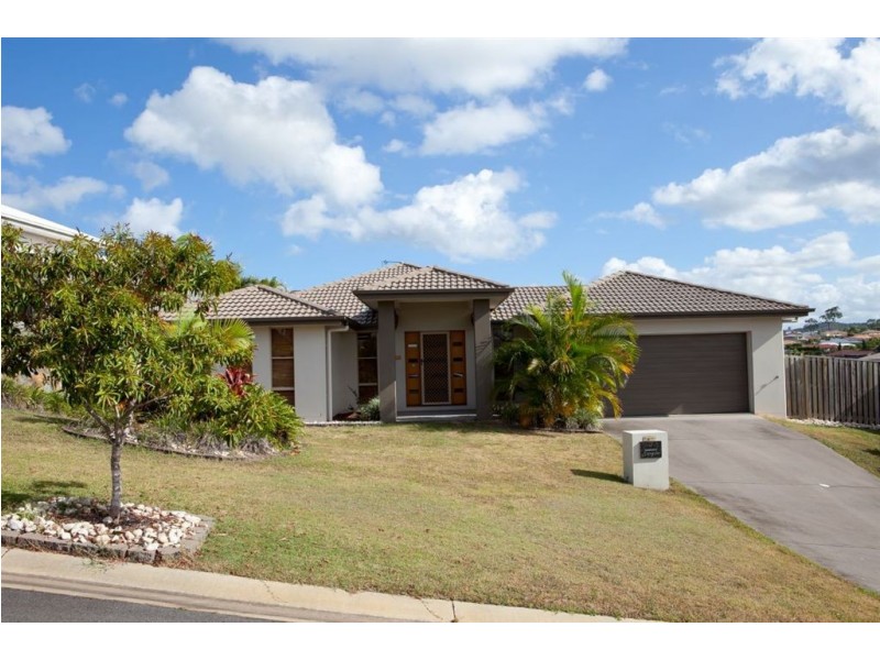 3 Sangster Cr, Pacific Pines QLD 4211