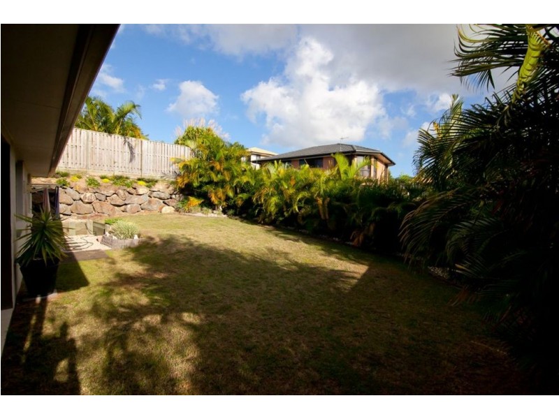 3 Sangster Cr, Pacific Pines QLD 4211