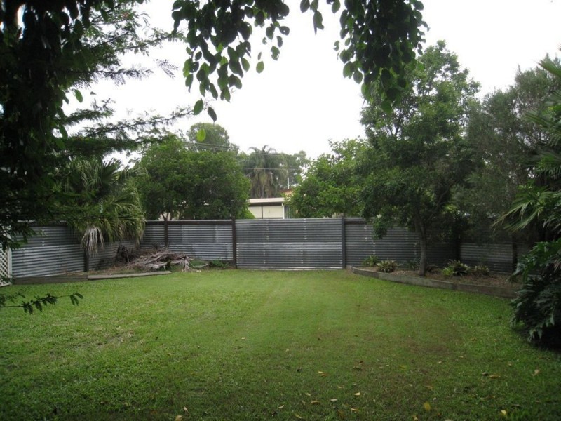 3 Crucis, Kingston QLD 4114