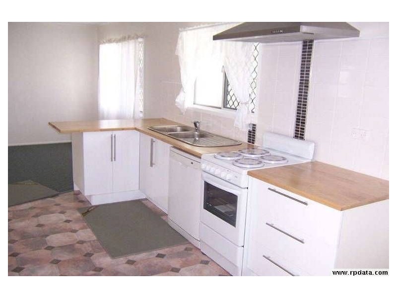 58 Ellen St, Kingston QLD 4114