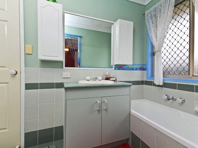 32 Fifth Ave, Berrinba QLD 4117