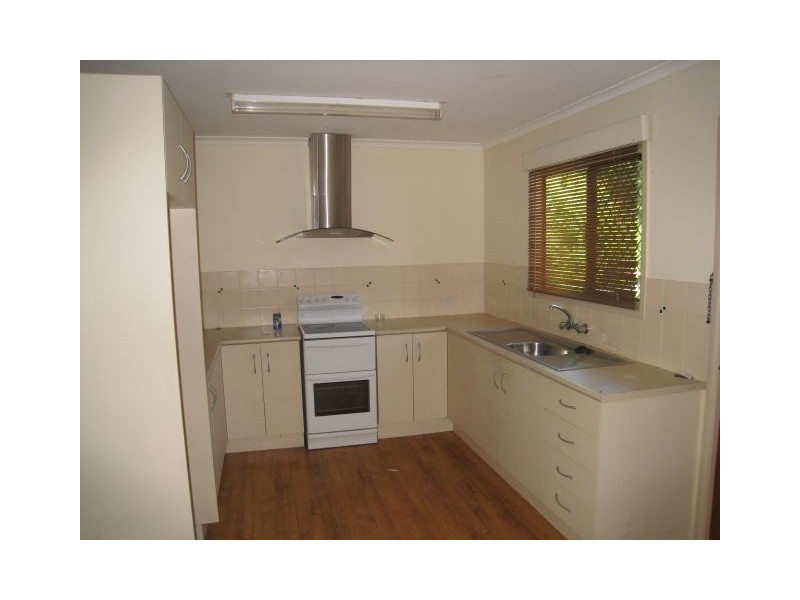 77 Aquarius Drive, Kingston QLD 4114