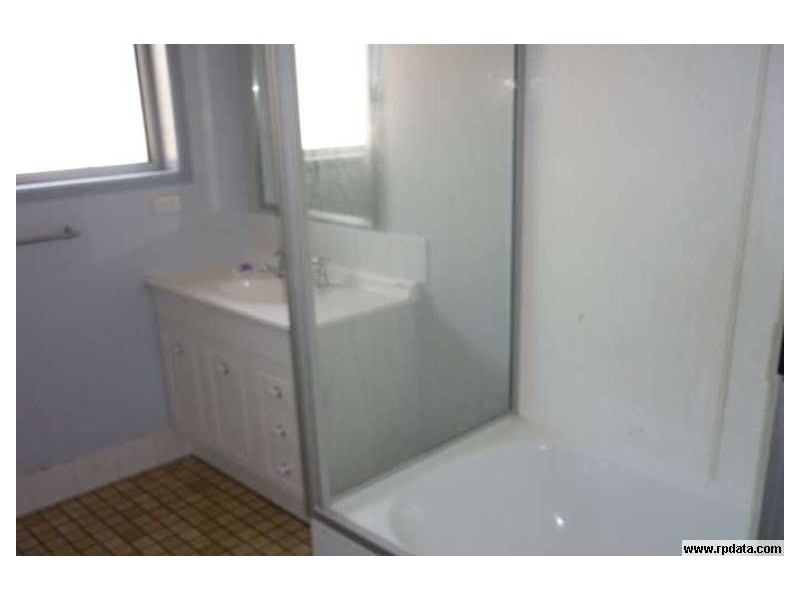 7 Sylvia Street, Loganlea QLD 4131