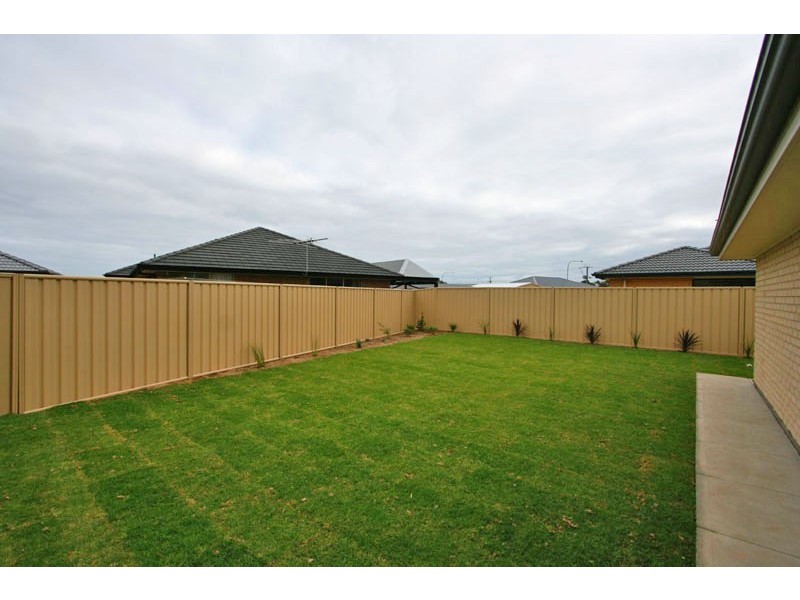 8 Casuarina Avenue, Aldinga Beach SA 5173