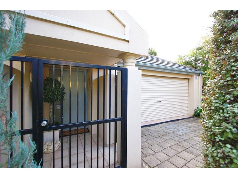 16 Ridge Avenue, Myrtle Bank SA 5064