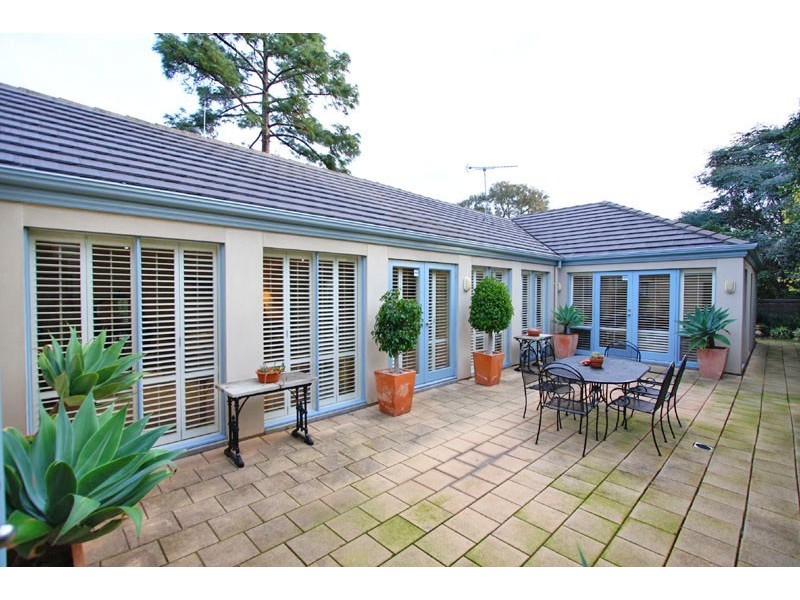 16 Ridge Avenue, Myrtle Bank SA 5064