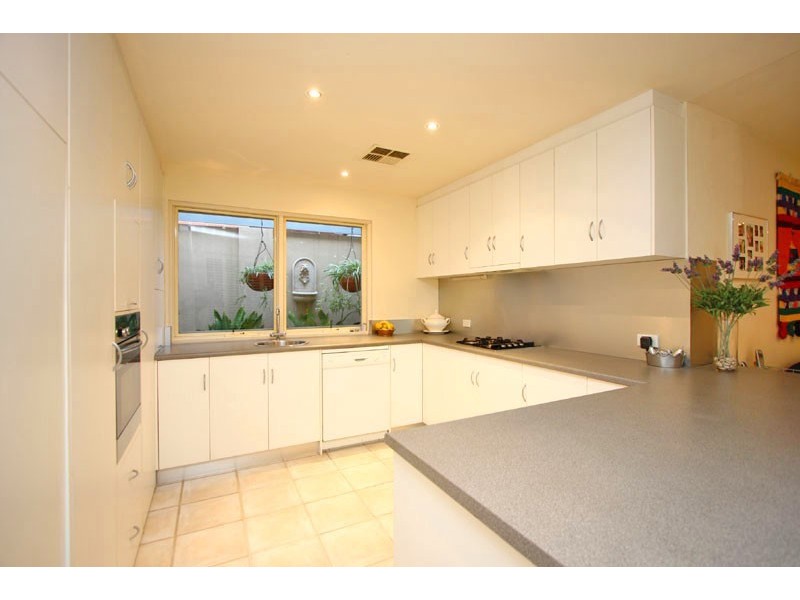 16 Ridge Avenue, Myrtle Bank SA 5064