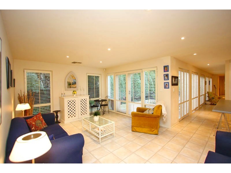 16 Ridge Avenue, Myrtle Bank SA 5064