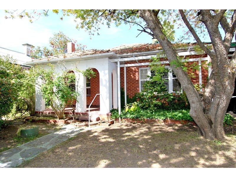 10 Desaumarez Street, Kensington Park SA 5068