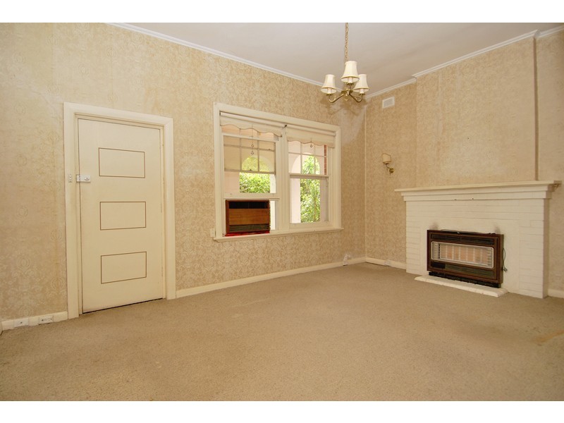 10 Desaumarez Street, Kensington Park SA 5068
