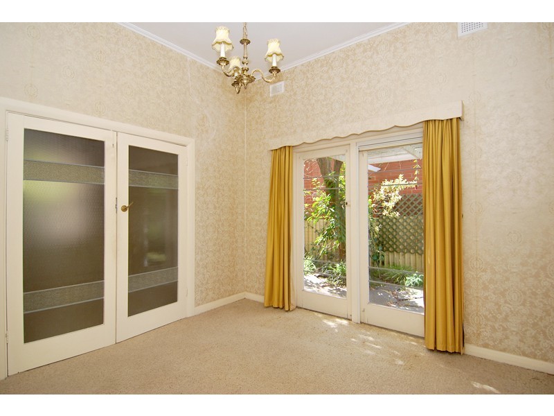 10 Desaumarez Street, Kensington Park SA 5068