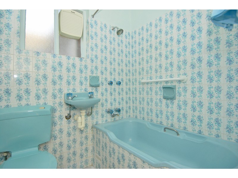 10 Desaumarez Street, Kensington Park SA 5068