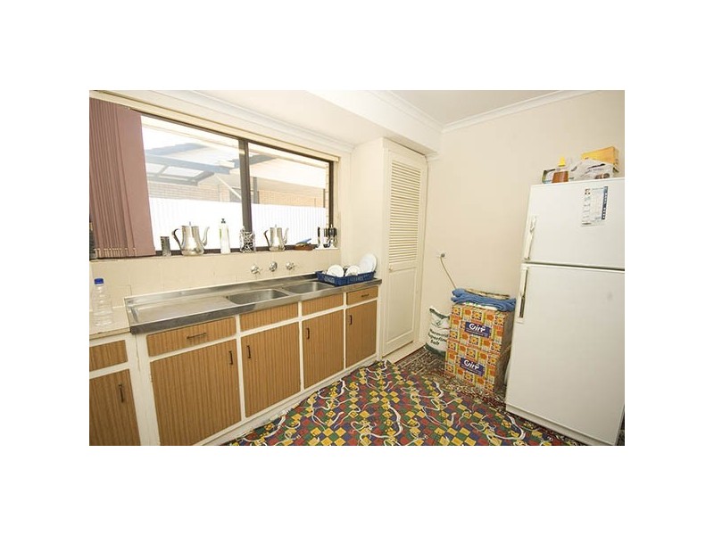 4 Claret Street, Morphett Vale SA 5162