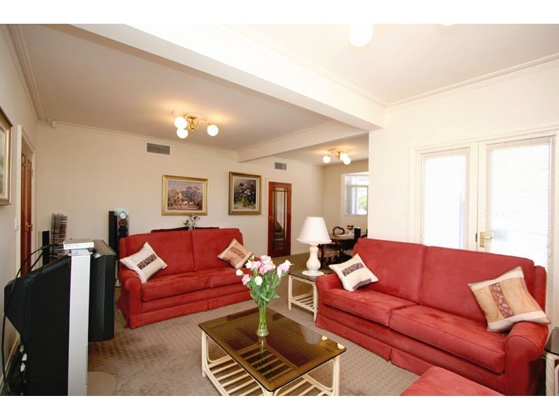 1 Mclaren Court, Torrens Park SA 5062