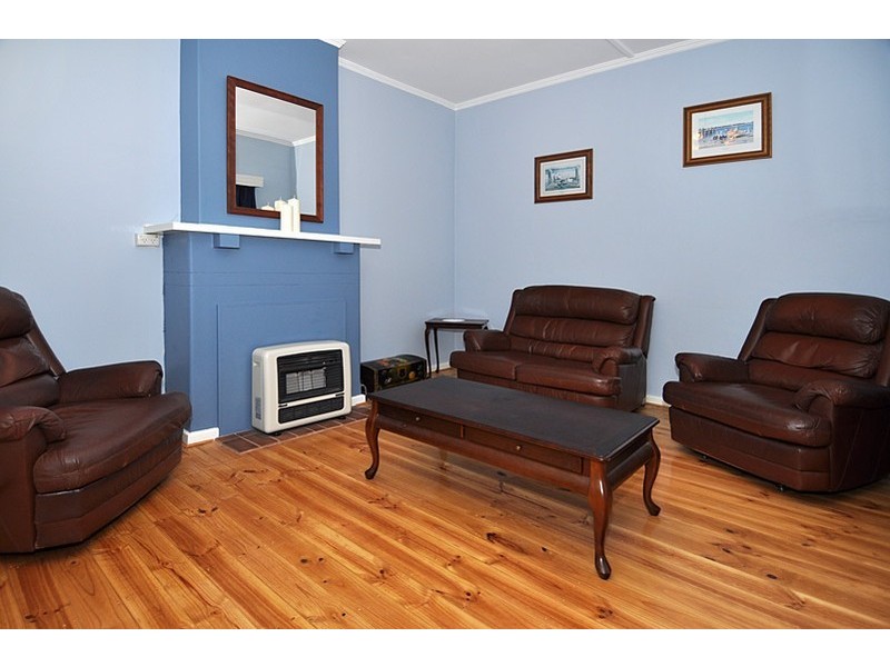 24 Mitchell Street East, Seaton SA 5023