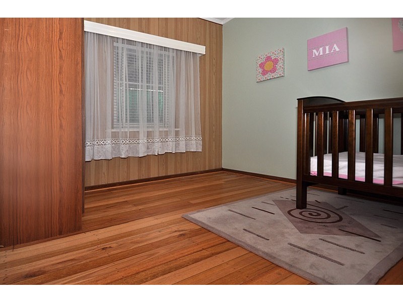 24 Mitchell Street East, Seaton SA 5023
