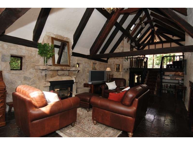 8 Madeline Road, Stirling SA 5152