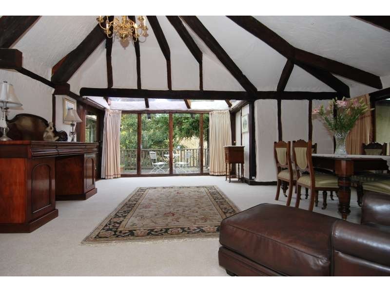 8 Madeline Road, Stirling SA 5152